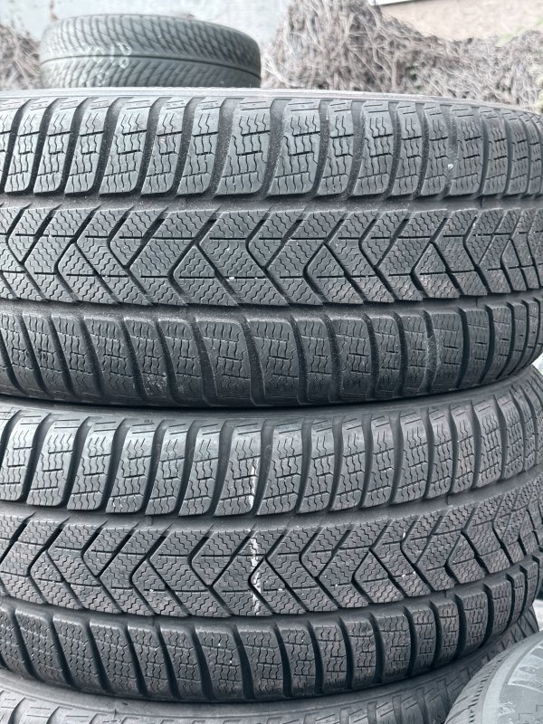 Pirelli Sottozero 3 Антипрокол 235/45 18