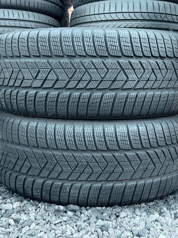Pirelli Scorpion Winter 255/45 20