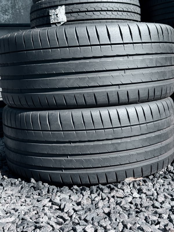 Michelin Pilot Sport 4S 245/35 21