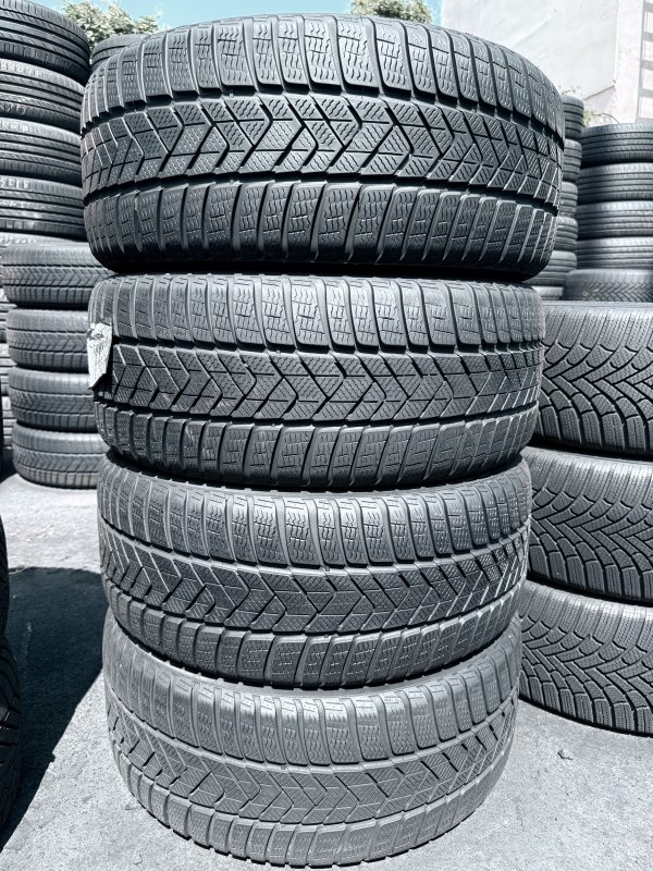 Pirelli Sottozero 3 235/45 18