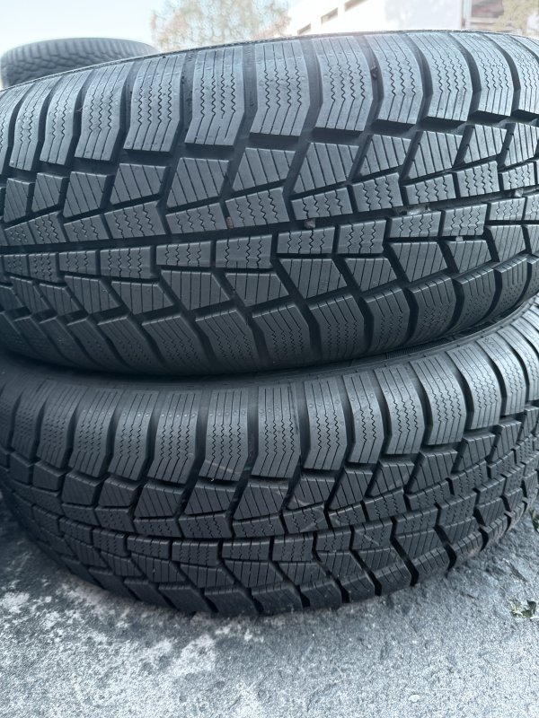 Viking WinTech 215/65 16
