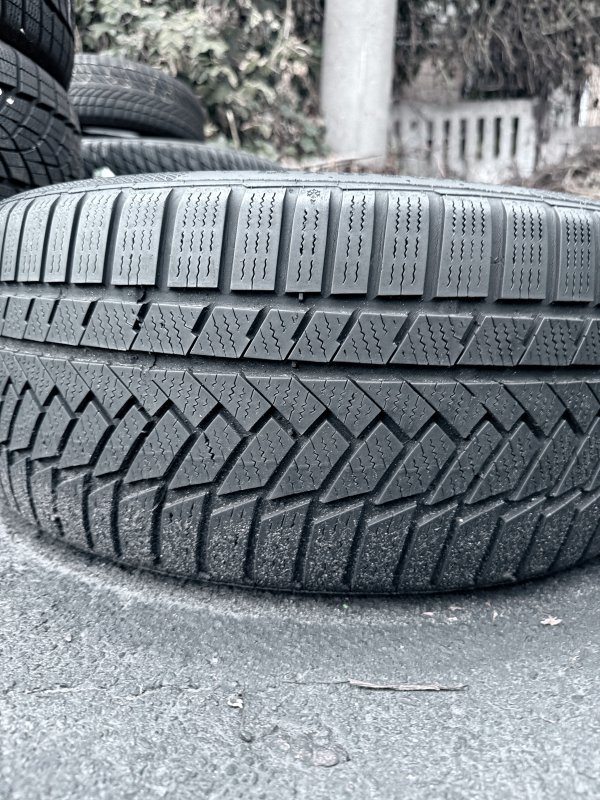 Continental TS850P 245/40 18