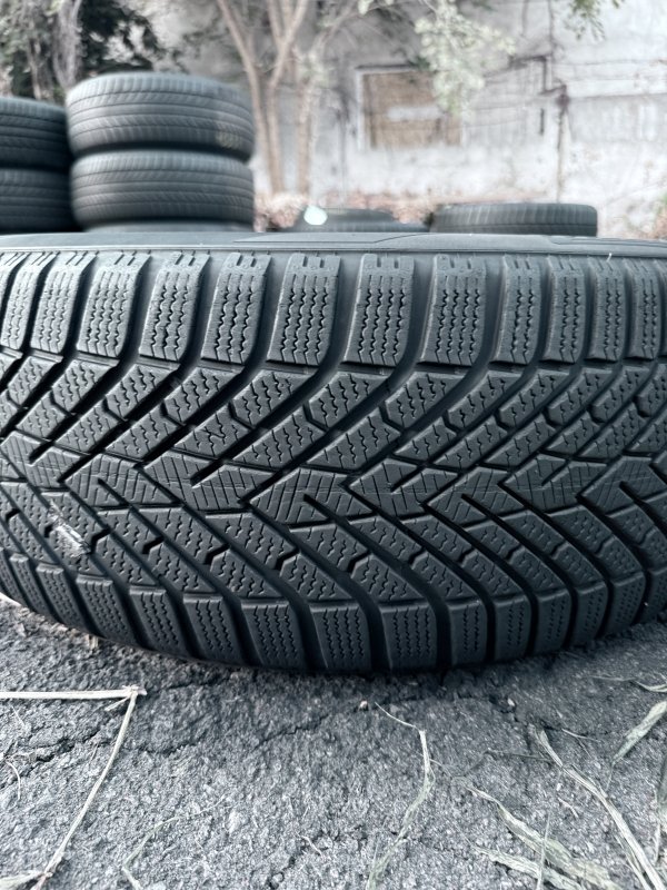Pirelli Scorpion Winter 2 235/50 20