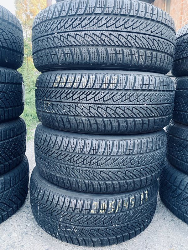 Goodyear Ultragrip Perfomance 8 205/45 17
