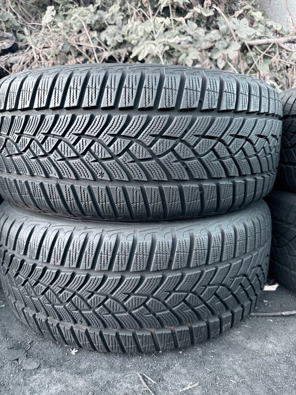 Goodyear Ultragrip Perfomance Gen 1 215/60 17