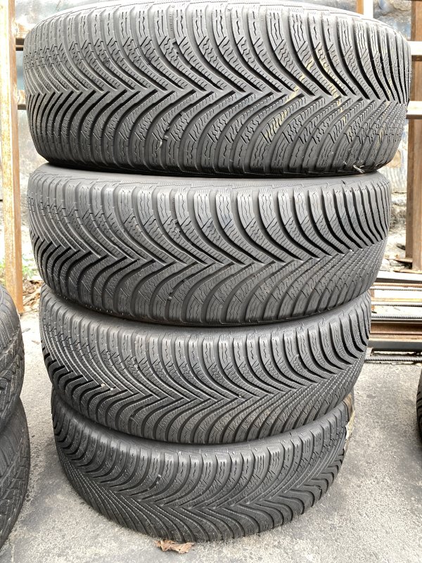 Michelin Alpin 5 205/55 19