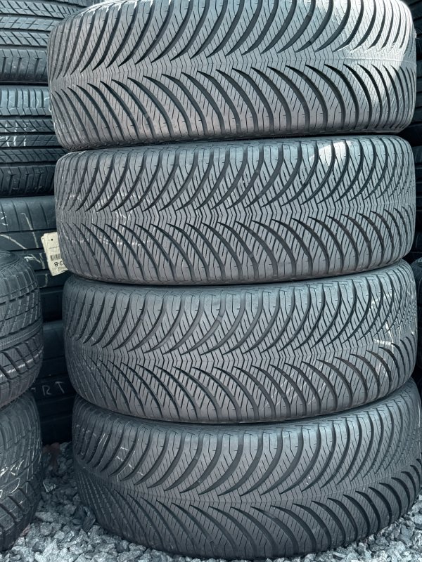 Goodyear Vectror 4 Seasons 225/55 17