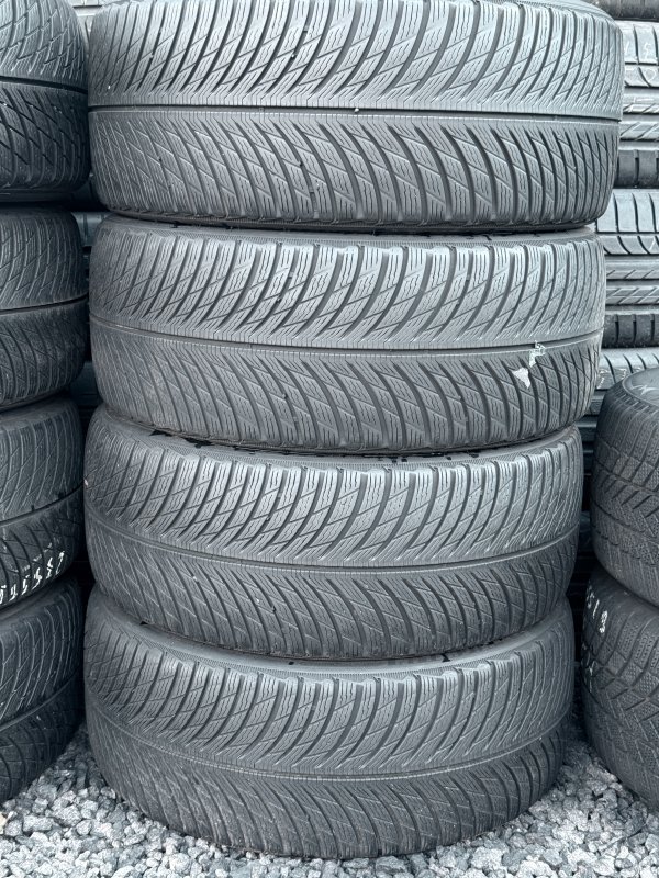 Michelin Alpin 5 235/35 19