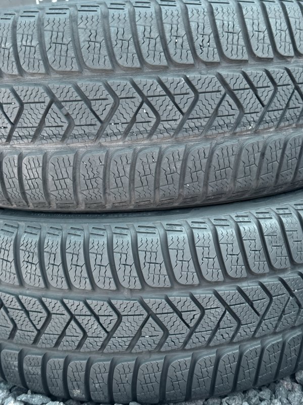 Pirelli Sottozero 3 215/50 17