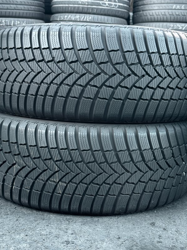 Bridgestone LM001 Evo 225/50 17