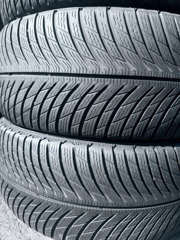 Michelin Pilot Alpin 5 255/45 18