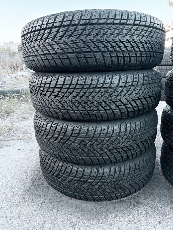 Goodyear Perfomance 3 215/65 16