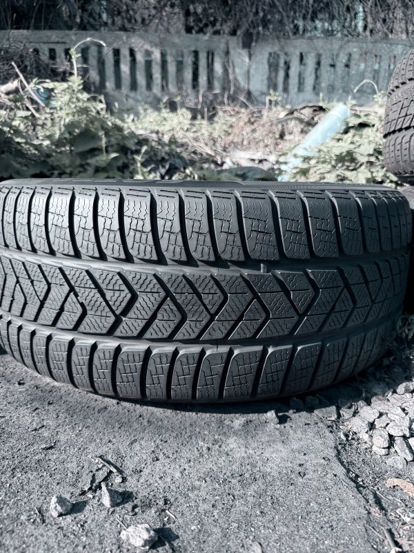 Pirelli Sottozero 3 245/45 19