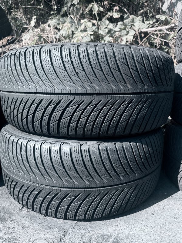 Michelin Pilot Alpin 5 235/40 18