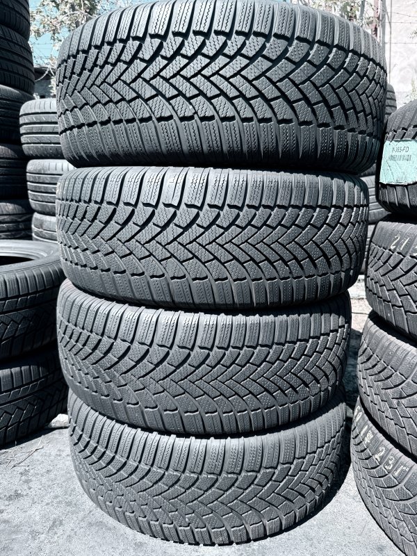 Bridgestone Blizzak LM005 235/55 17