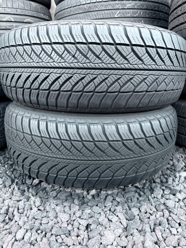Goodyear Ultragrip Perfomance 8 RSC 205/60 16