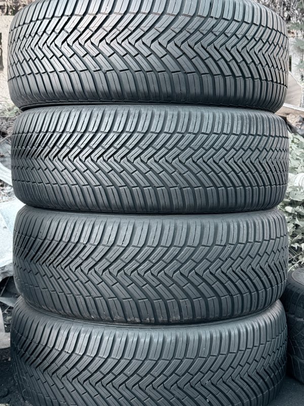 Continental Allseason 235/55 18