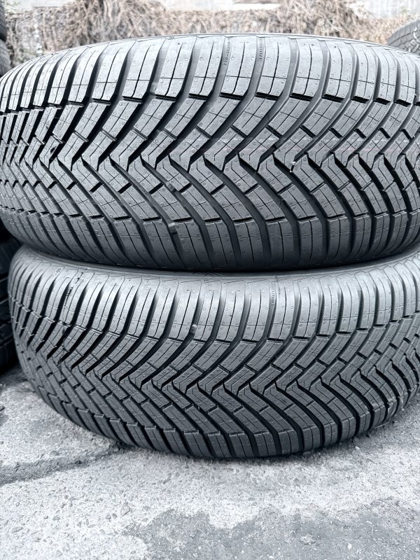 Continental Allseason 235/60 18