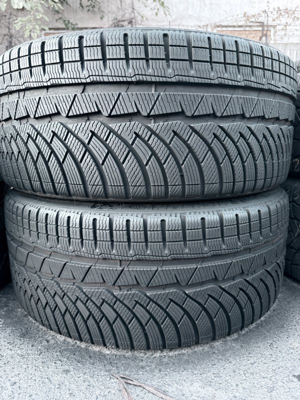 Michelin PA4 235/35 20