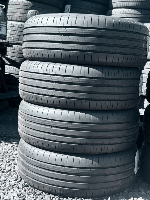 Goodyear Efficient Grip 215/55 17