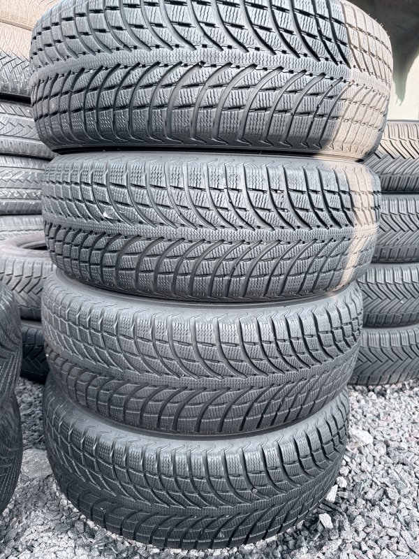 Michelin Alpin LA2 215/70 16