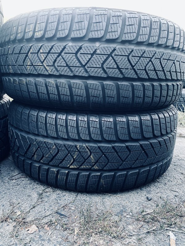 Pirelli Sottozero 3 215/40 17