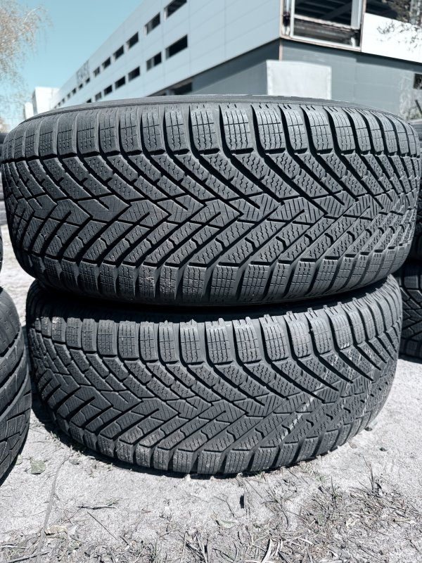 Pirelli Scorpion Winter 2 235/55 18