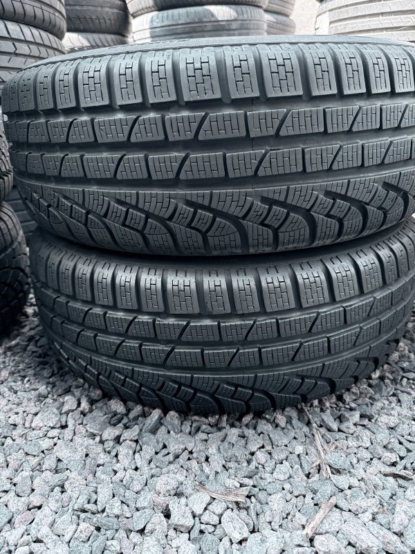 Pirelli Sottozaro Winter 210 205/60 16