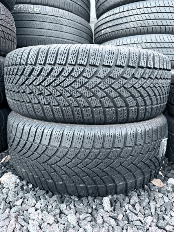 Bridgestone Blizzak LM001 215/60 16