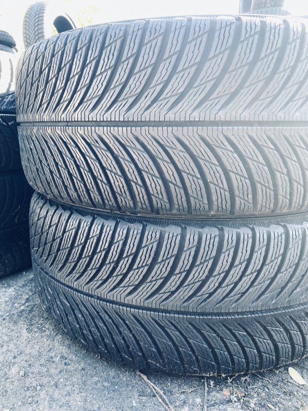 Michelin Alpin 5 245/45 18