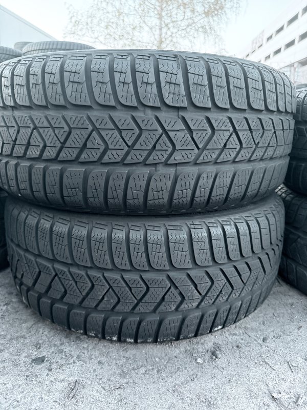 Pirelli Sottozero 3 215/50 17