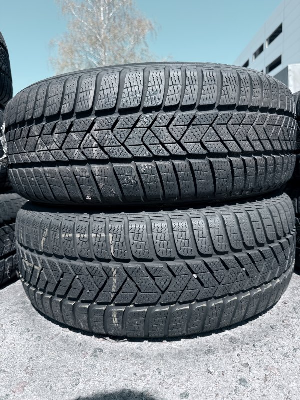 Pirelli Sottozero 3 RSC 225/50 18