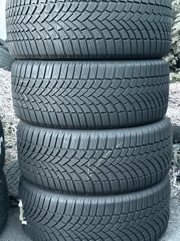 Bridgestone LM005 235/45 18