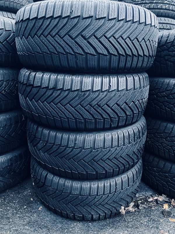 Michelin Alpin 6 215/60 16