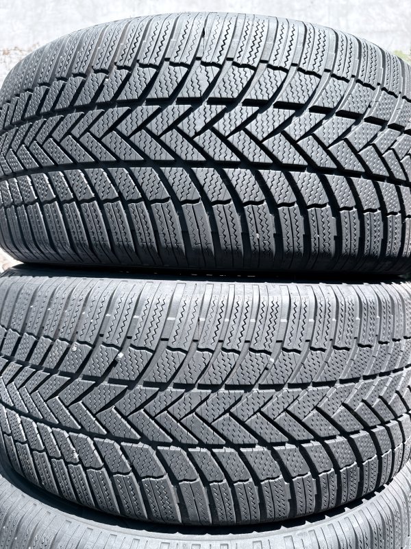 Bridgestone LM005 255/50 19