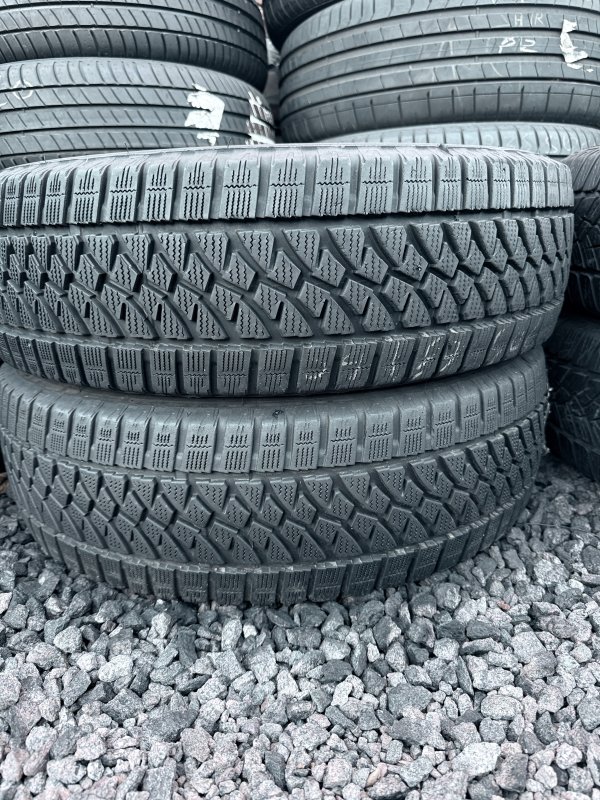 Bridgestone Blizzak W810 205/65 16