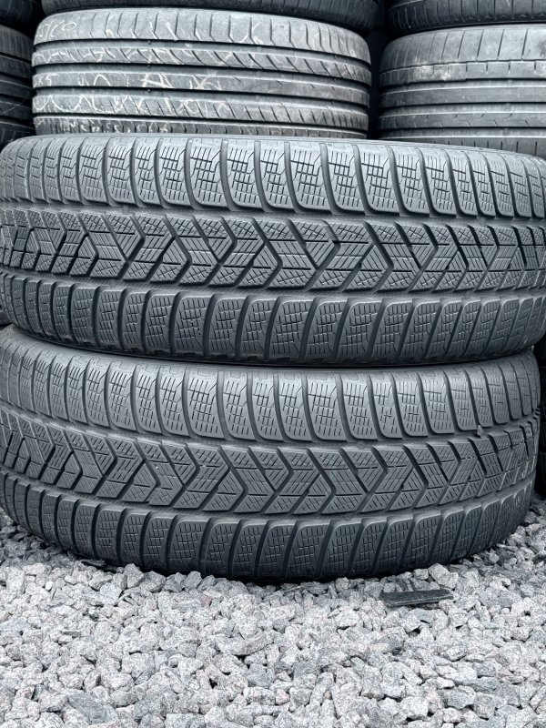 Pirelli Winter Scoprion Elect 235/55 19