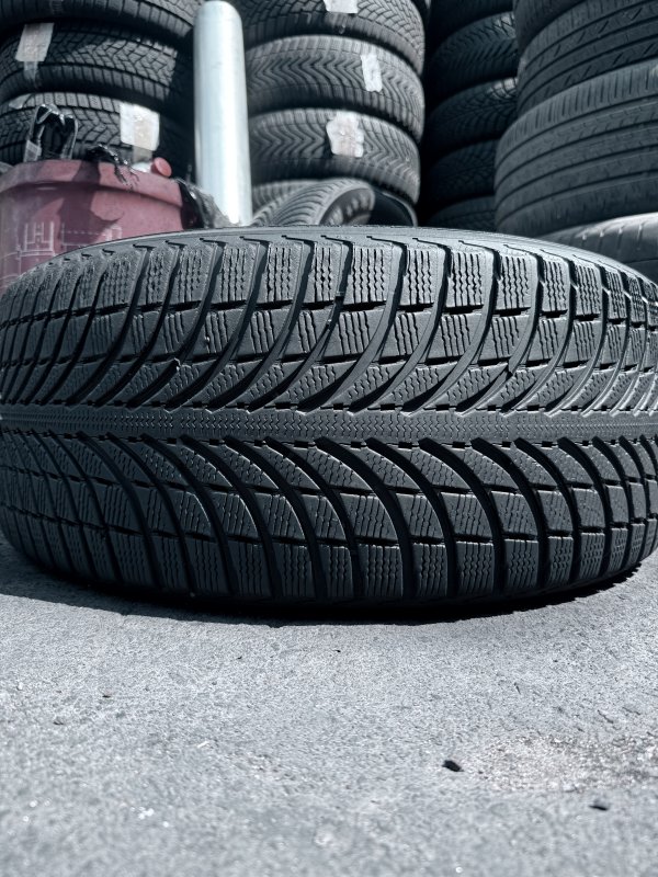 Michelin Latitude Alpin LA2 255/45 20