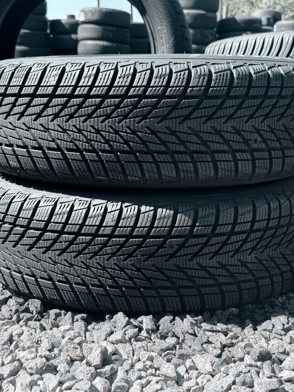 Goodyear UltraGrip Perfomance 3 185/65 15