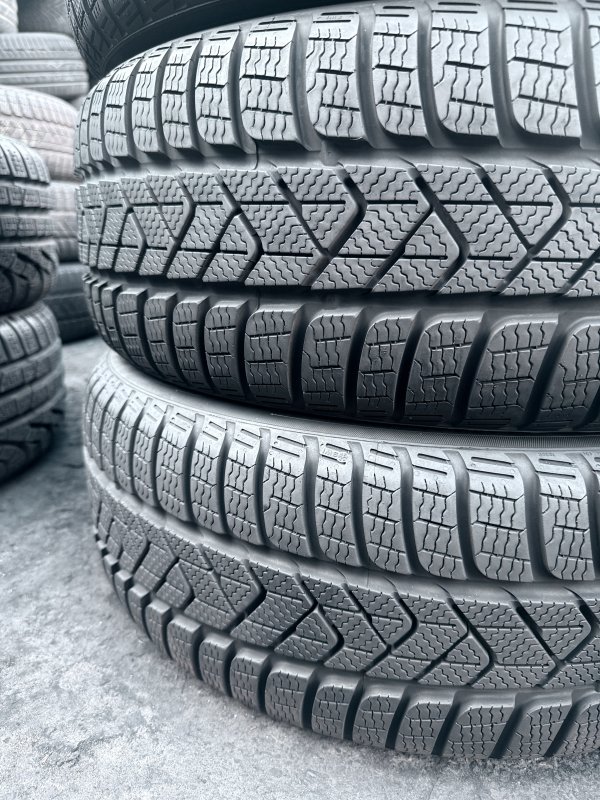 Pirelli Sottozero 3 215/55 17
