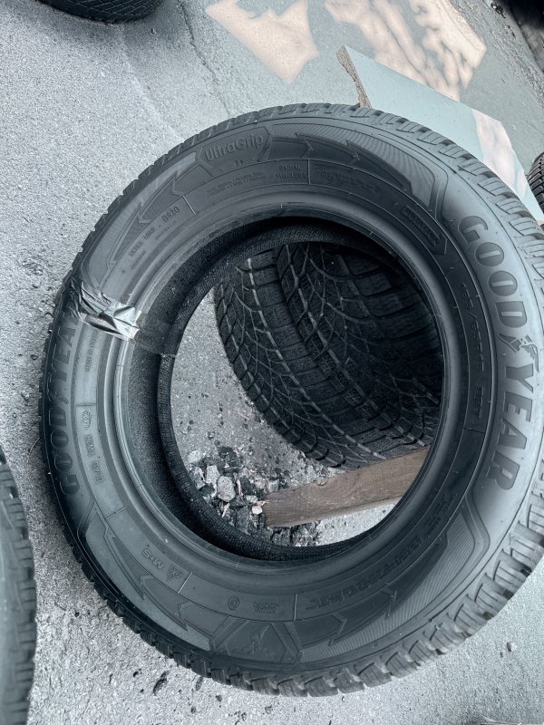 Goodyear UltraGrip 9+ 185/65 15