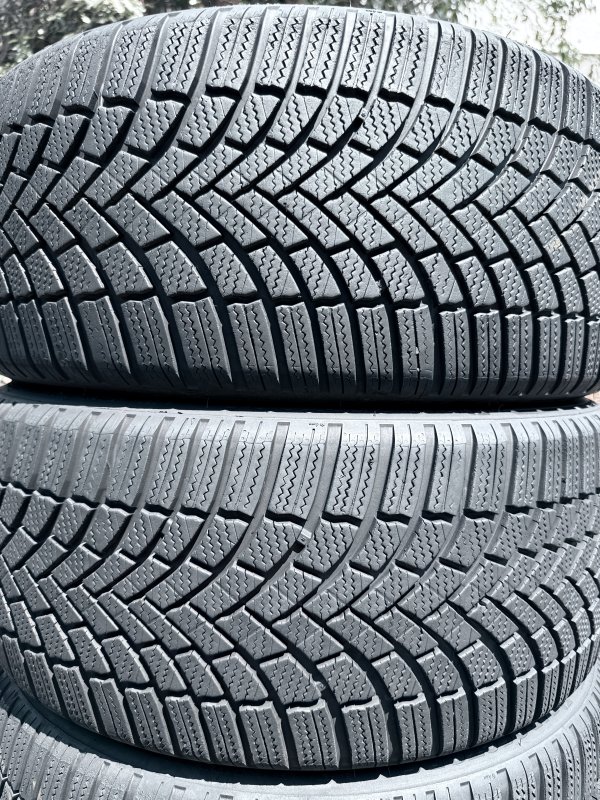 Bridgestone Blizzak LM005 235/40 19
