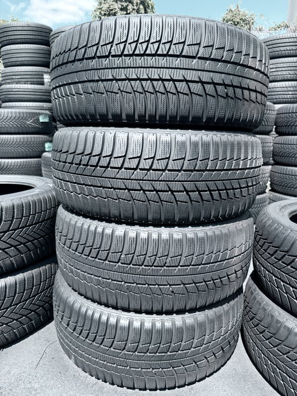 Bridgestone Blizzak 001 235/45 18