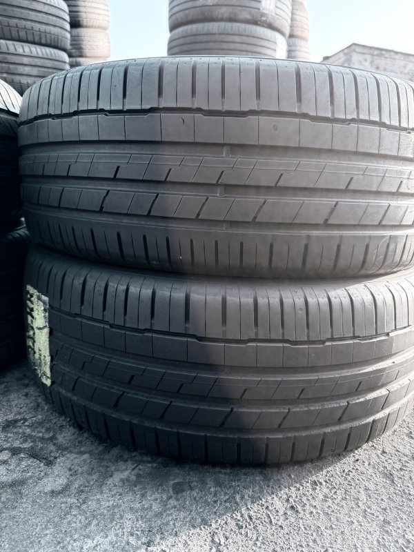 Hankook S1 Evo 3 235/55 19