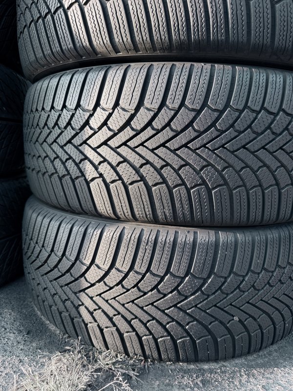 Bridgestone Blizzak 6 235/45 20