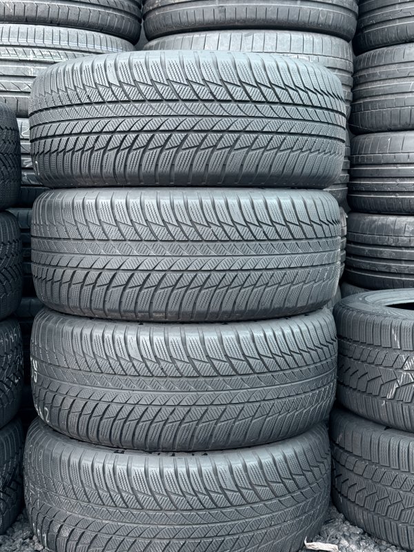 Bridgestone Blizzak LM001 RSC 245/50 19