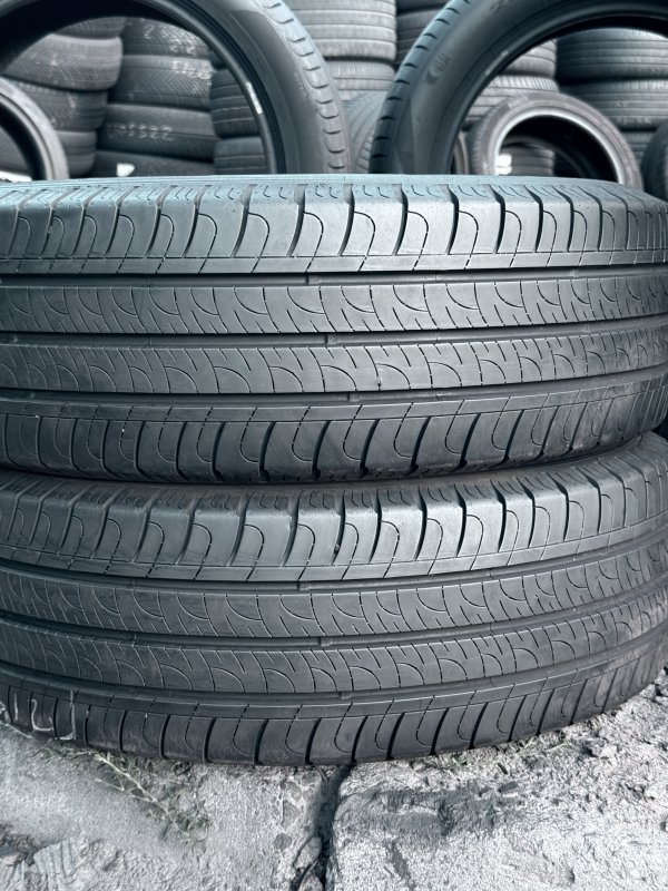 Goodyear Efficient Grip Cargo 215/65 16