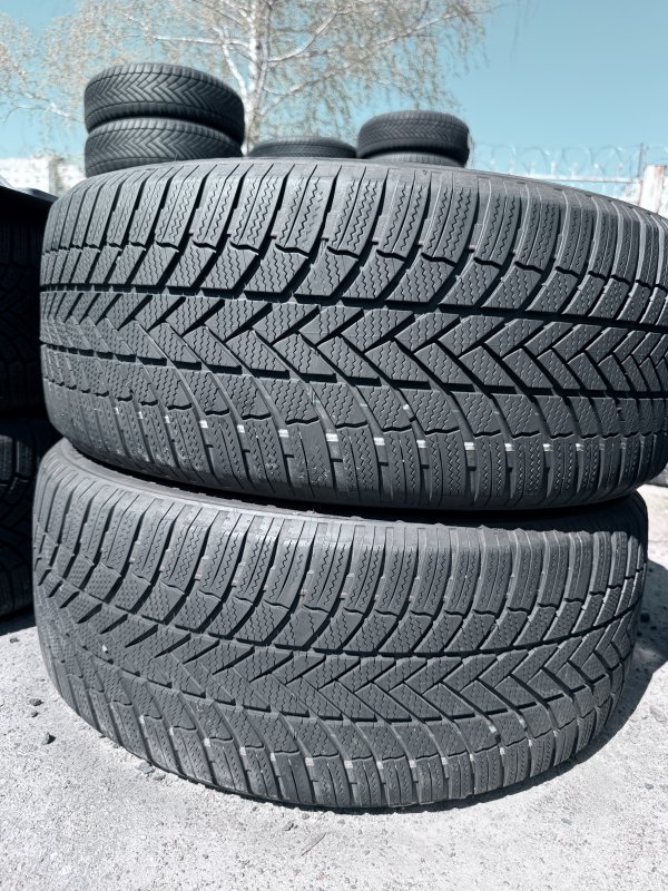 Bridgestone LM005 255/45 20