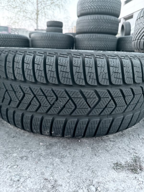 Pirelli Sottozero 3 205/50 17