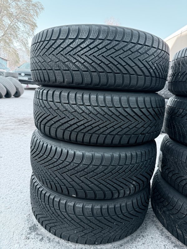 Pirelli Winter Cinturato 205/55 16